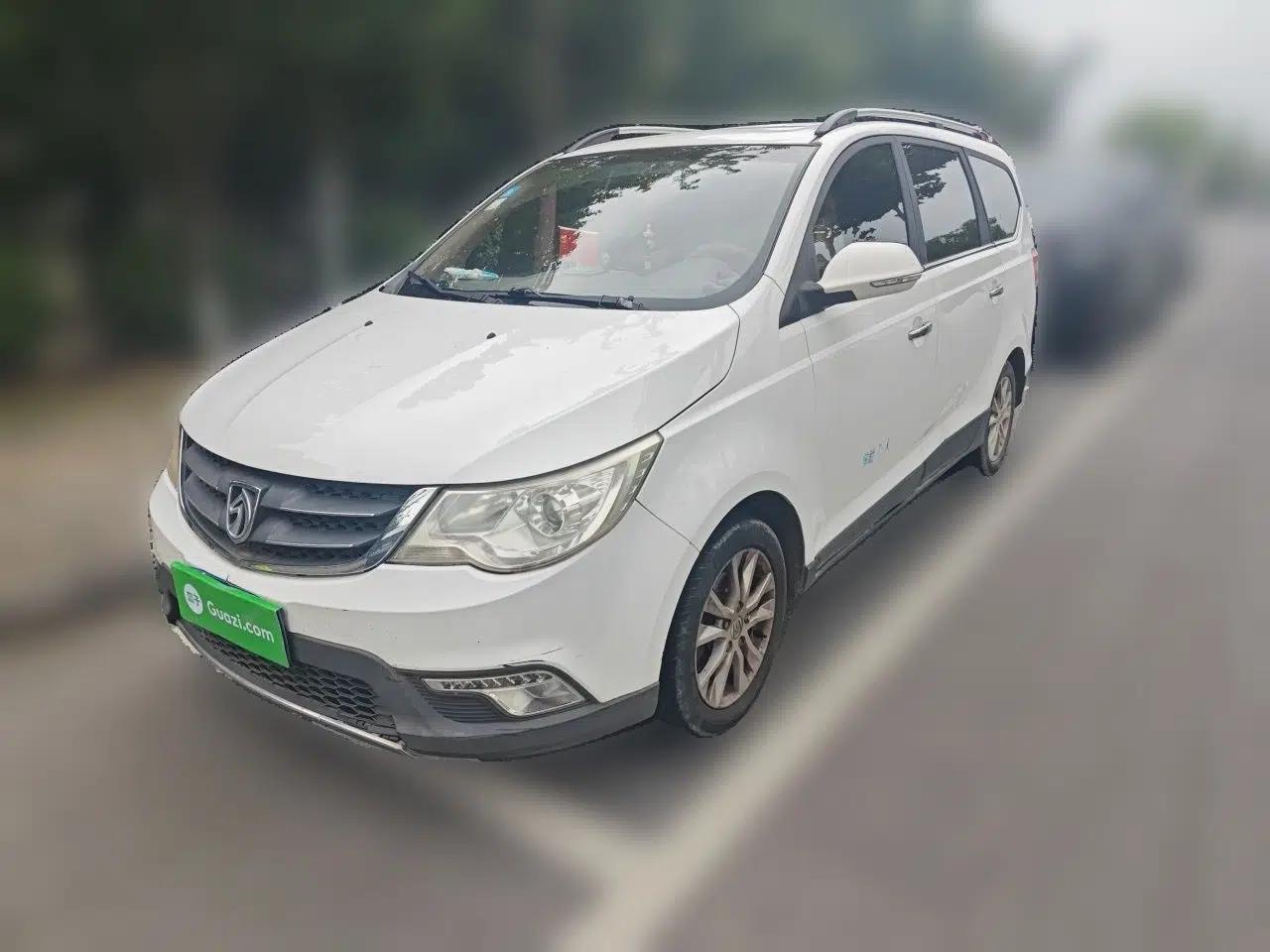 Baojun 730 2014 1.5L manual luxury trim 7 seats — миниатюра 1
