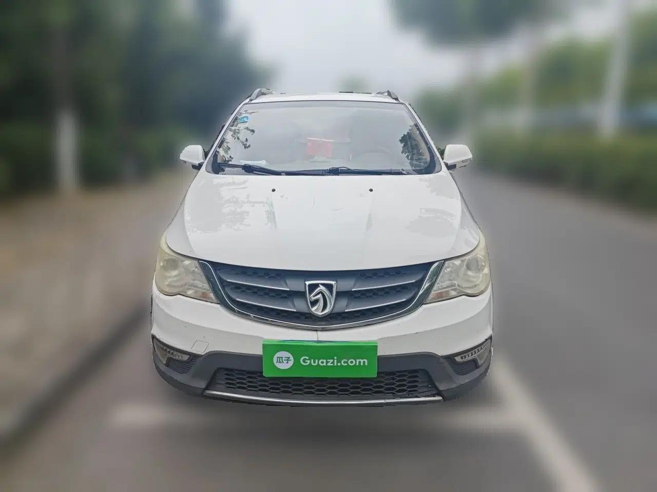 Baojun 730 2014 1.5L manual luxury trim 7 seats — миниатюра 2