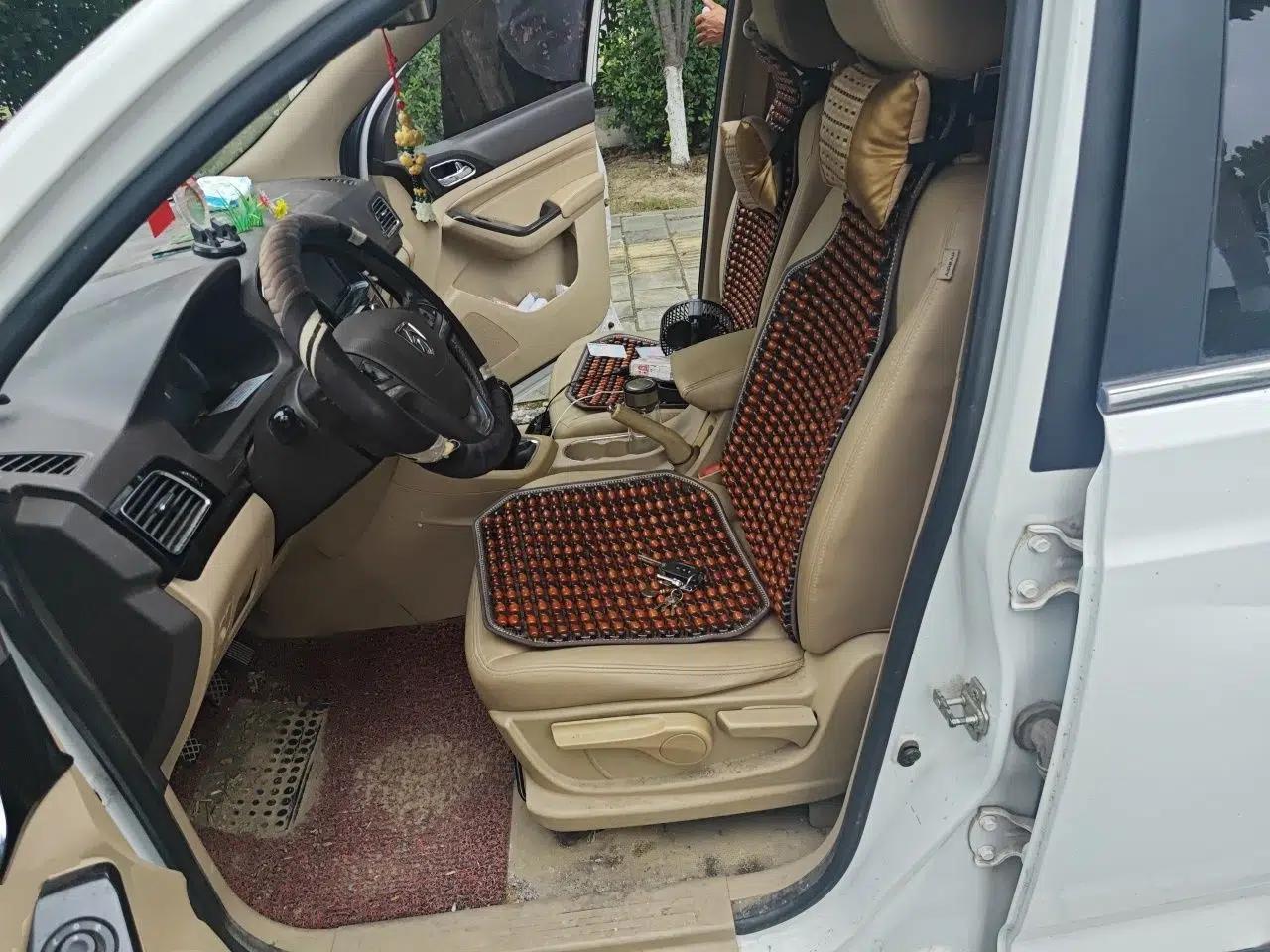 Baojun 730 2014 1.5L manual luxury trim 7 seats — миниатюра 15