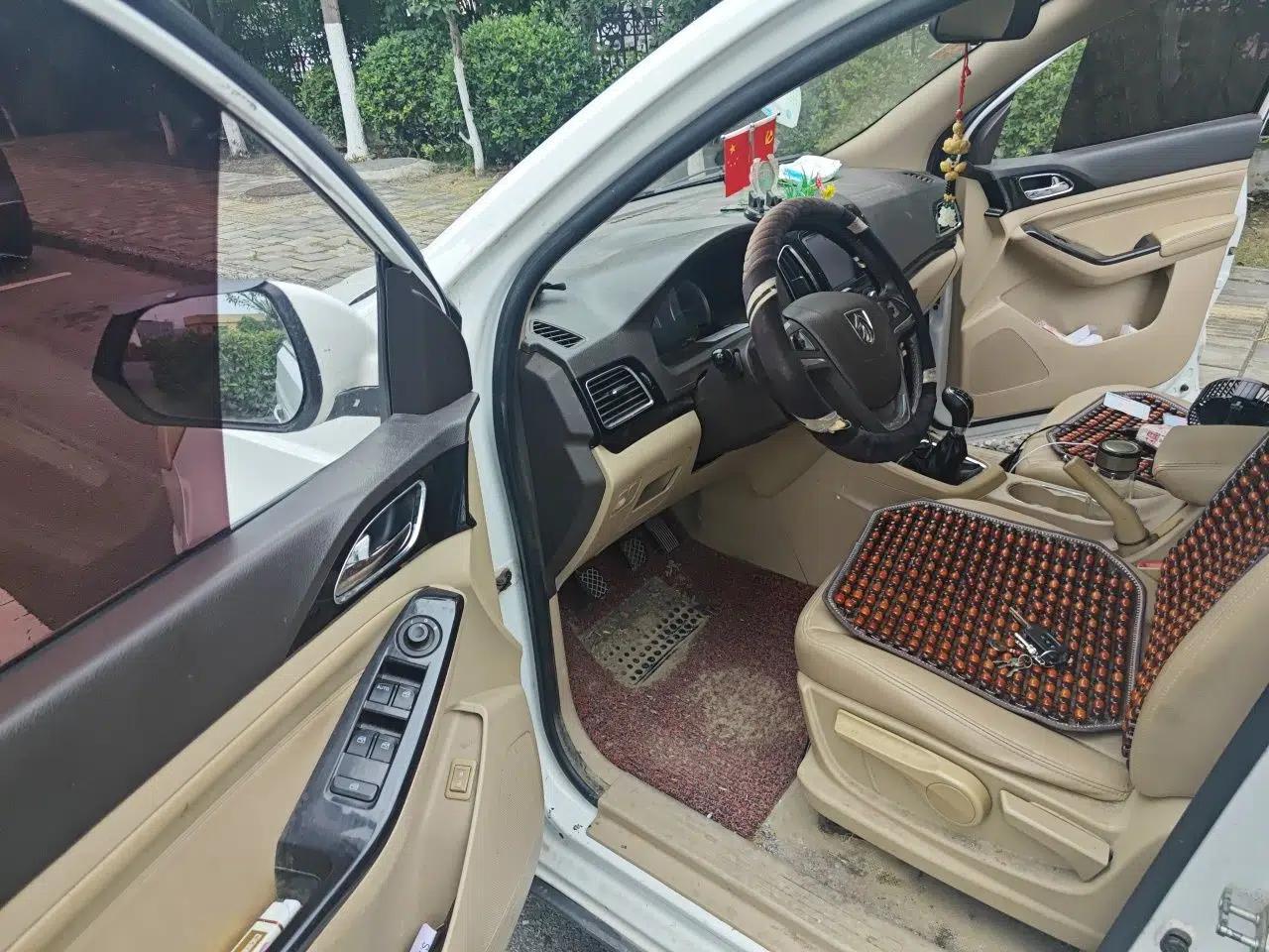 Baojun 730 2014 1.5L manual luxury trim 7 seats — миниатюра 16