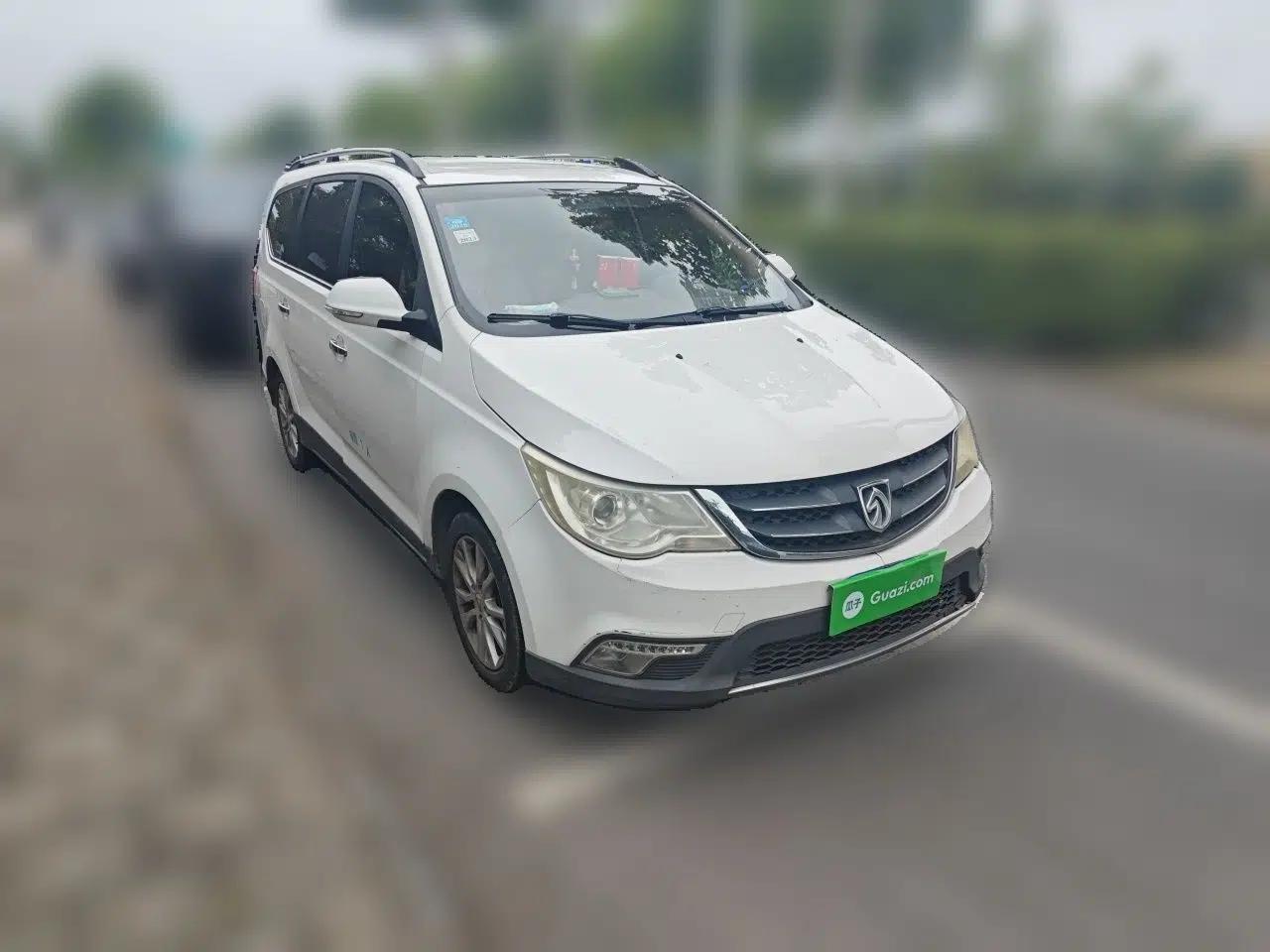 Baojun 730 2014 1.5L manual luxury trim 7 seats — миниатюра 3