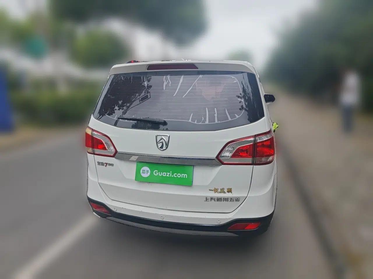 Baojun 730 2014 1.5L manual luxury trim 7 seats — миниатюра 5
