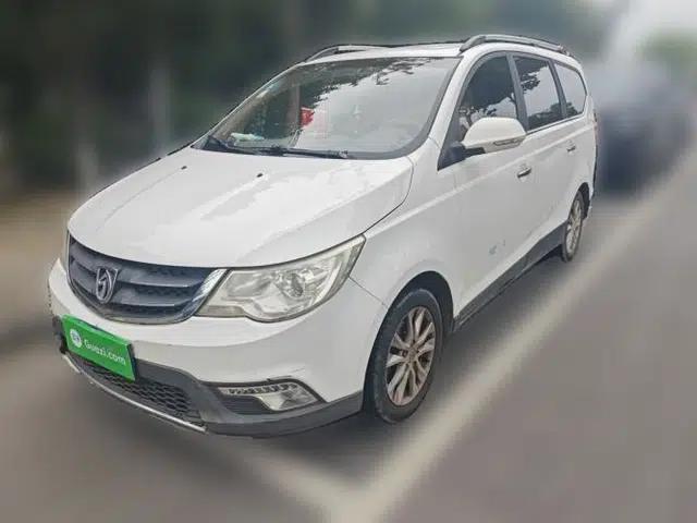 Baojun 730 2014 1.5L manual luxury trim 7 seats