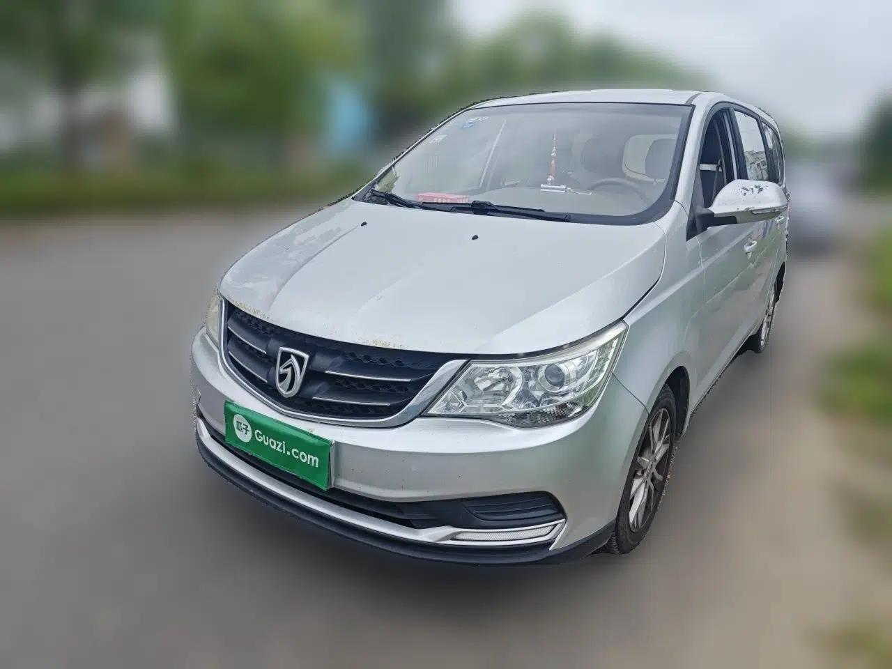 Baojun 730 2016 1.5L Manual Standard Version 7 Seats — миниатюра 1