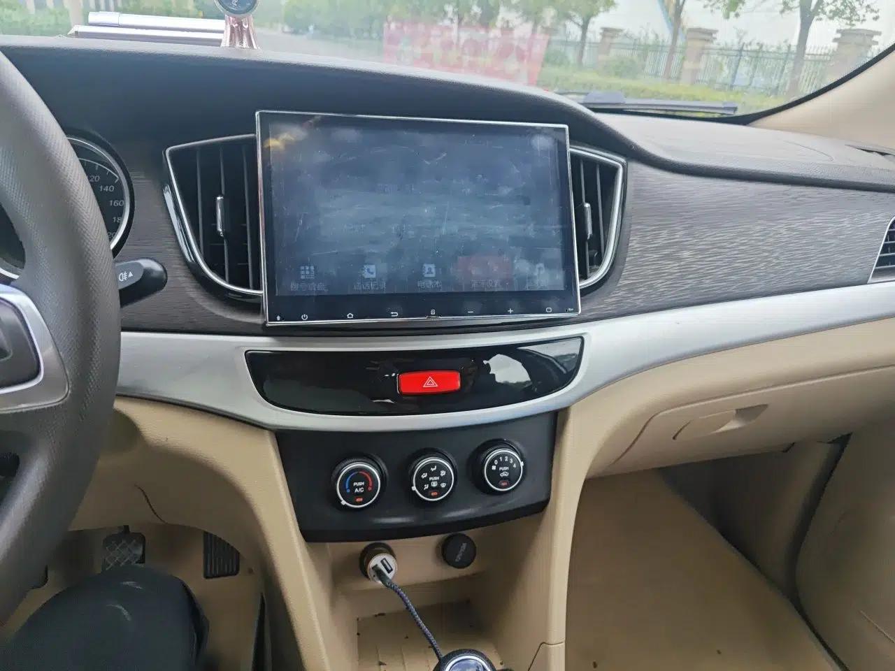 Baojun 730 2016 1.5L Manual Standard Version 7 Seats — миниатюра 13
