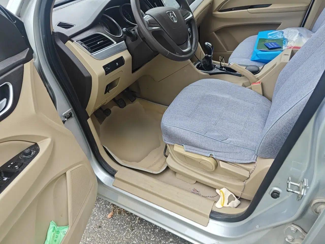 Baojun 730 2016 1.5L Manual Standard Version 7 Seats — миниатюра 16