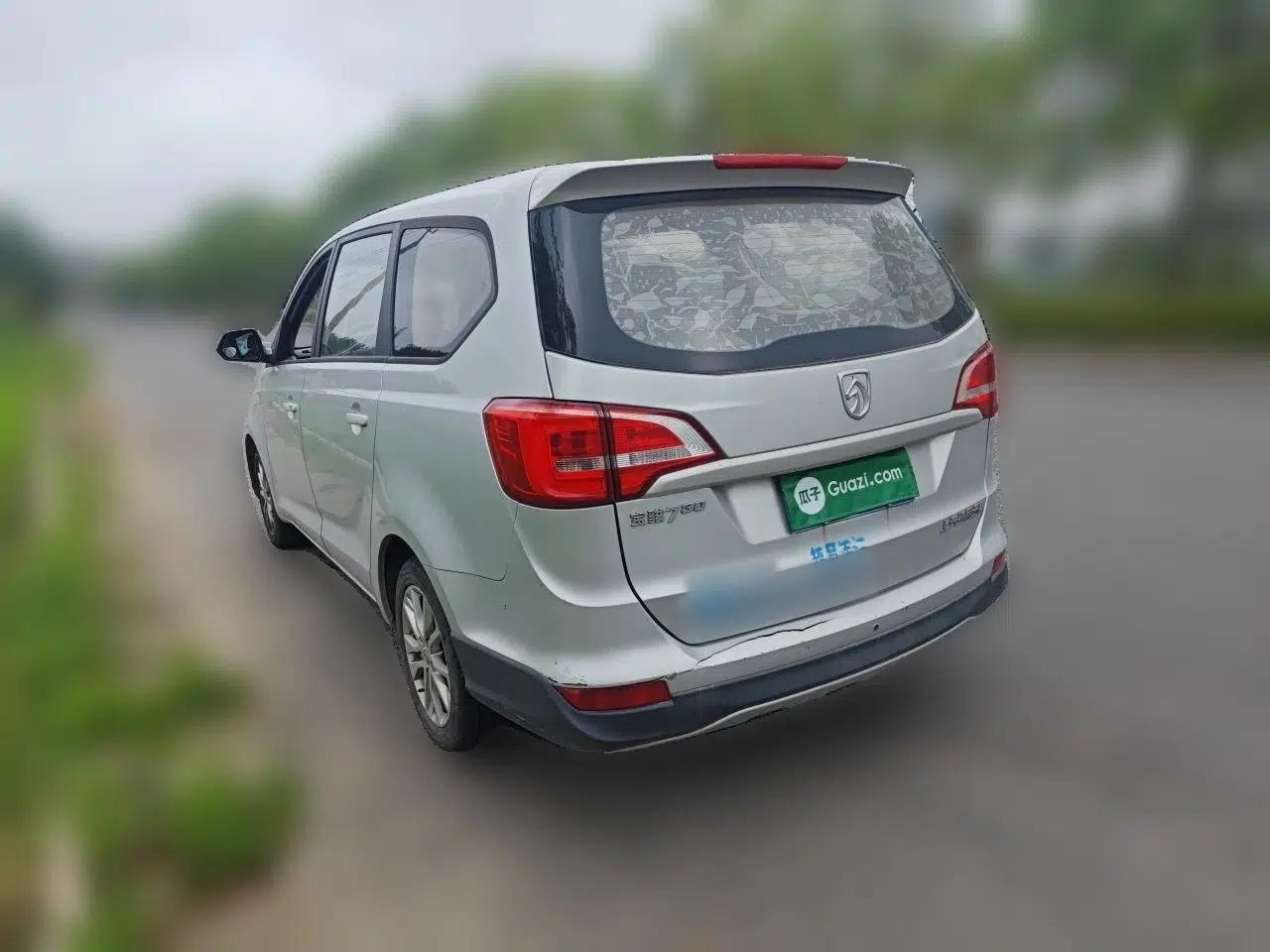 Baojun 730 2016 1.5L Manual Standard Version 7 Seats — миниатюра 4