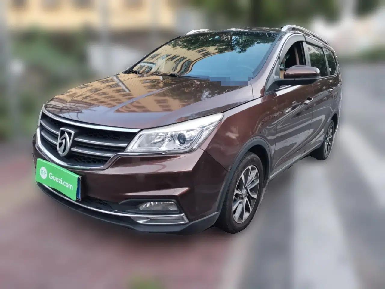 Baojun 730 2017 1.5T Manual Fashion Version 7 Seats China V Emission Standard — миниатюра 1