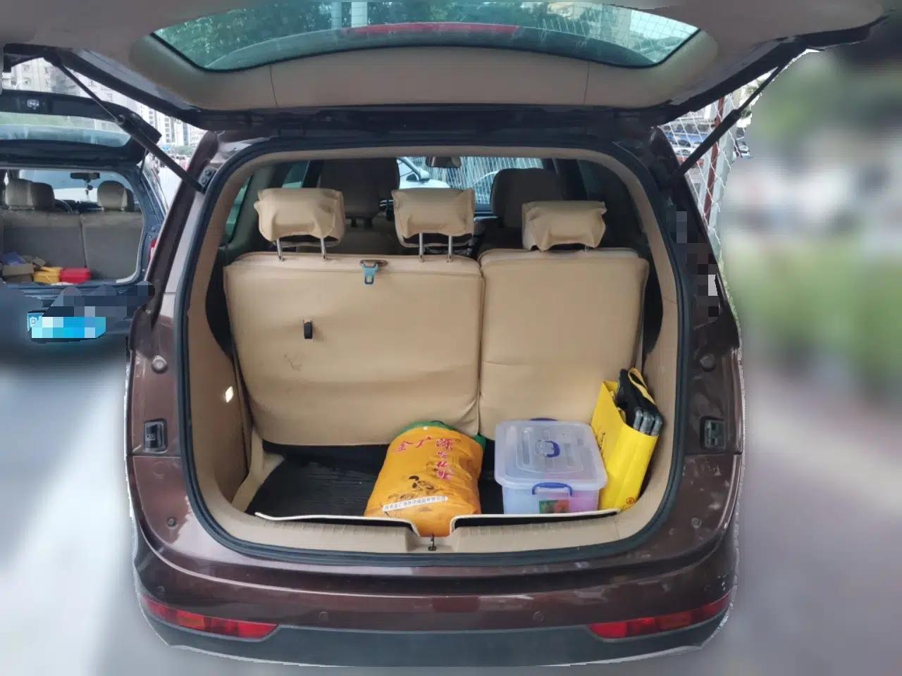 Baojun 730 2017 1.5T Manual Fashion Version 7 Seats China V Emission Standard — миниатюра 19
