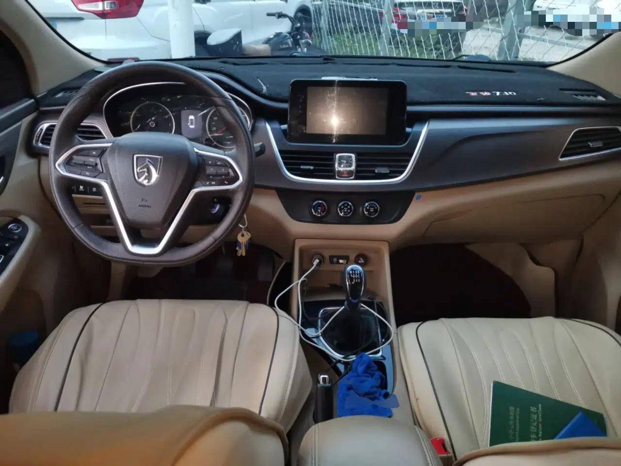 Baojun 730 2017 1.5T Manual Fashion Version 7 Seats China V Emission Standard — миниатюра 9