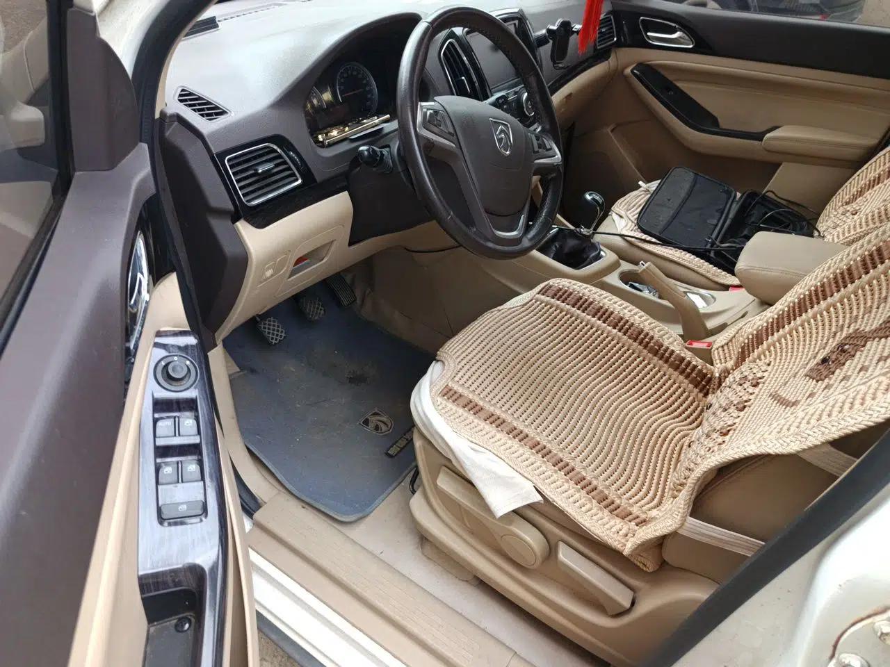 Baojun 730 2014 1.5L manual luxury trim 7 seats — миниатюра 16
