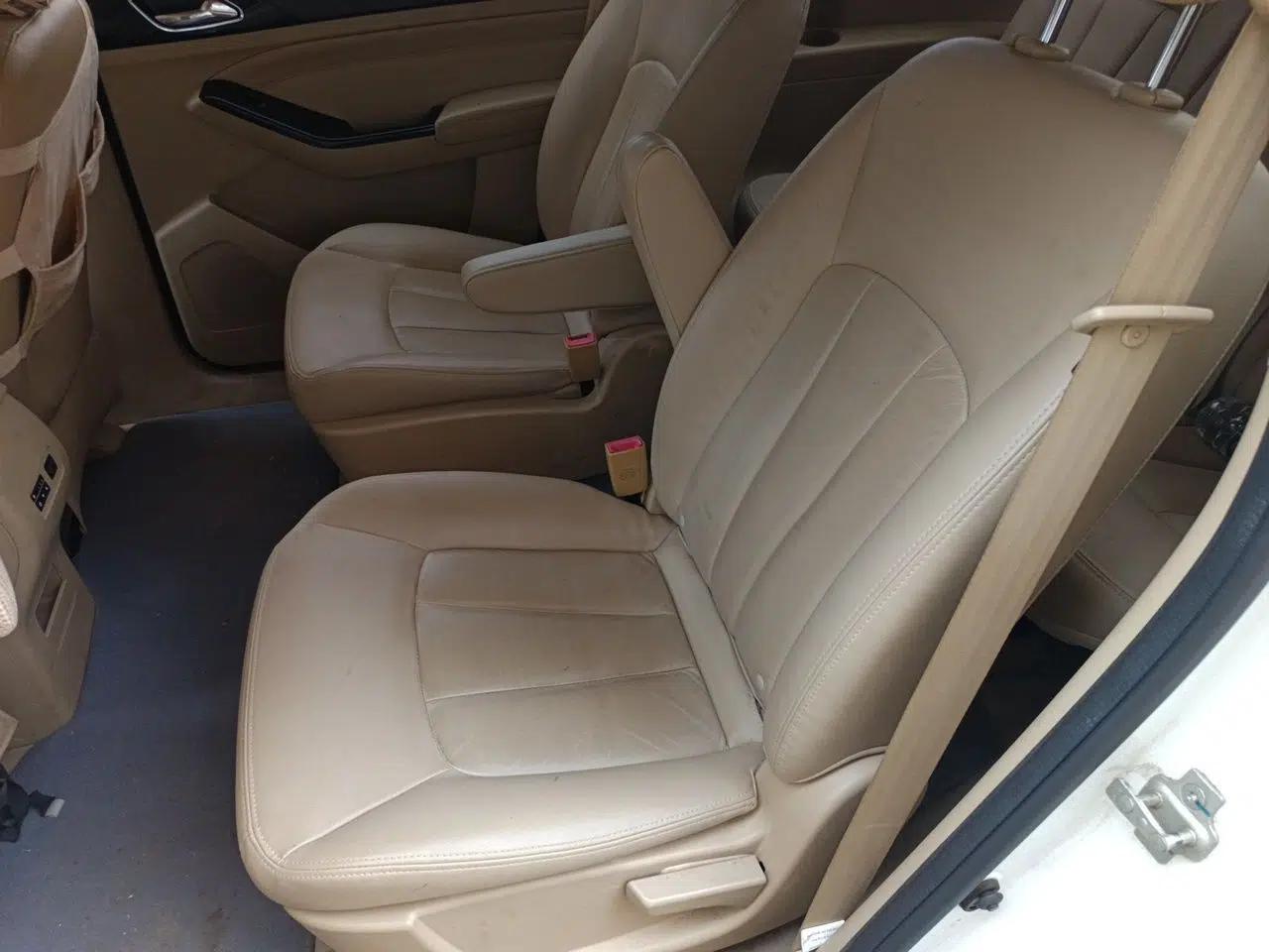 Baojun 730 2014 1.5L manual luxury trim 7 seats — миниатюра 17