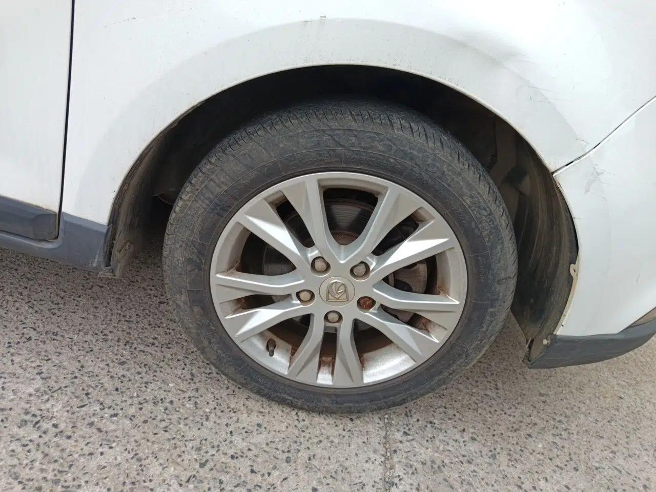 Baojun 730 2014 1.5L manual luxury trim 7 seats — миниатюра 8