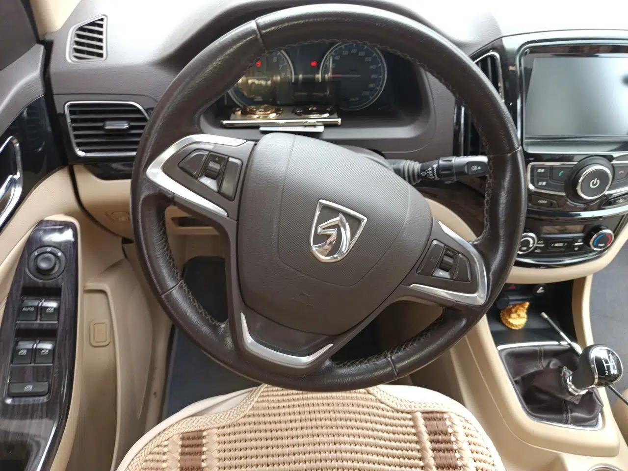 Baojun 730 2014 1.5L manual luxury trim 7 seats — миниатюра 10