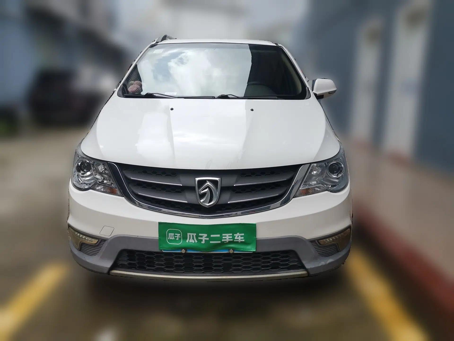 Baojun 730 2014 1.5L manual Comfort version 7 seats — миниатюра 2