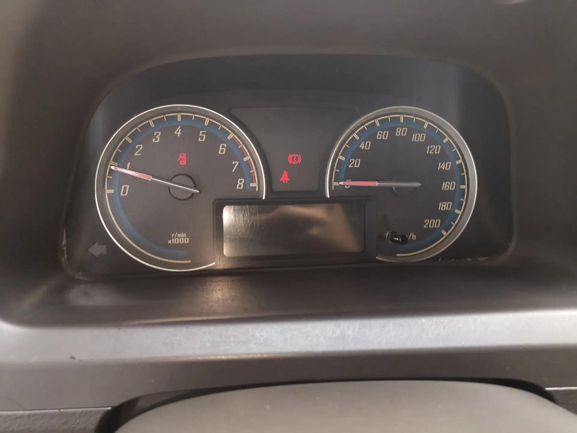 Baojun 730 2014 1.5L manual Comfort version 7 seats — миниатюра 11