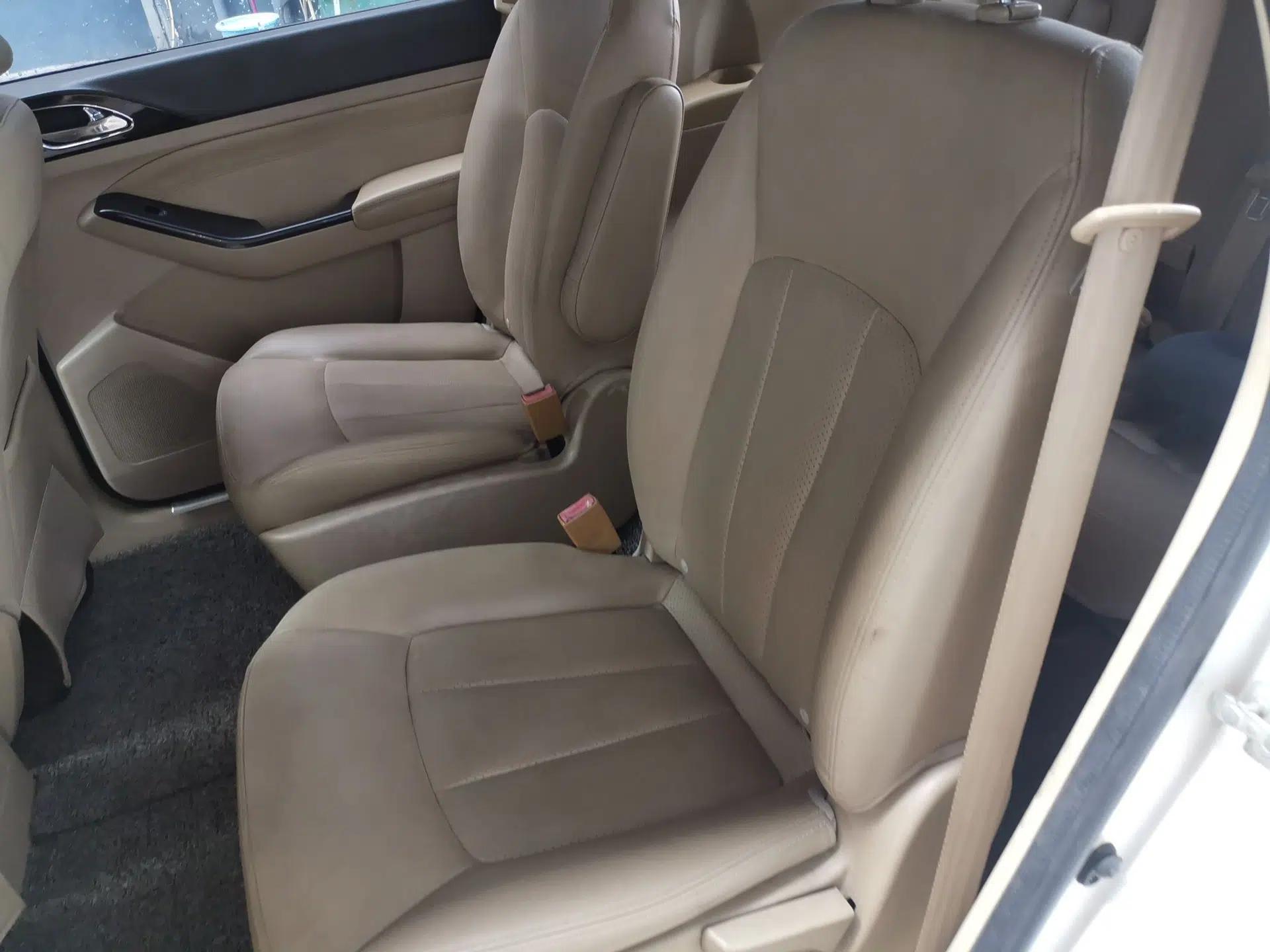 Baojun 730 2014 1.5L manual Comfort version 7 seats — миниатюра 17