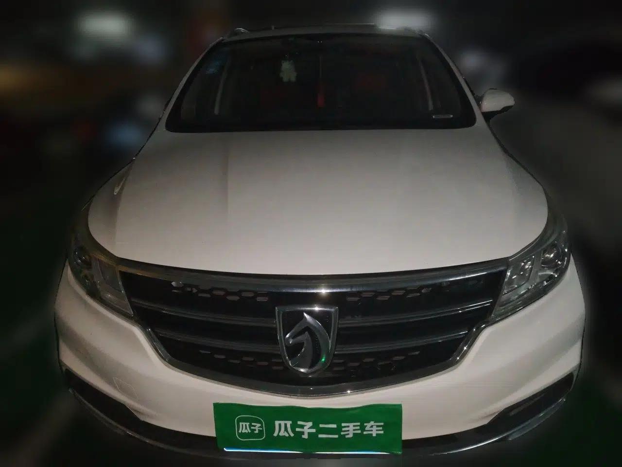 Baojun 730 2019 1.5L Manual Fashion Model 7-seater China VI — миниатюра 2