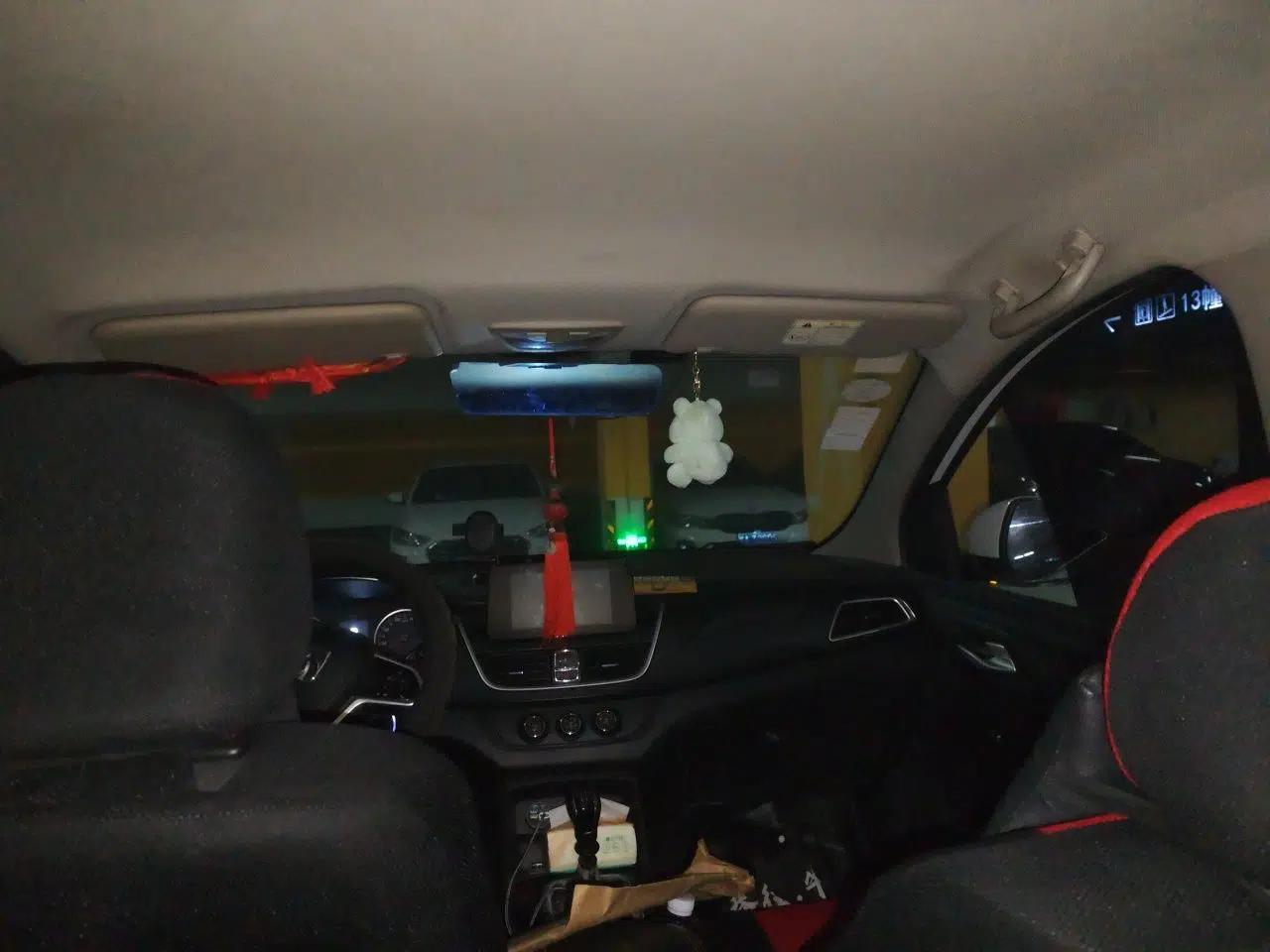 Baojun 730 2019 1.5L Manual Fashion Model 7-seater China VI — миниатюра 18