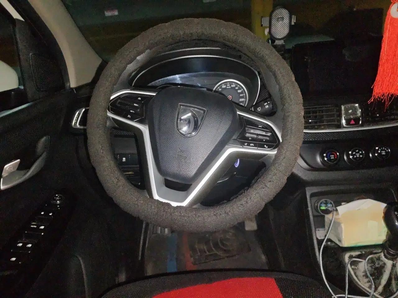 Baojun 730 2019 1.5L Manual Fashion Model 7-seater China VI — миниатюра 10