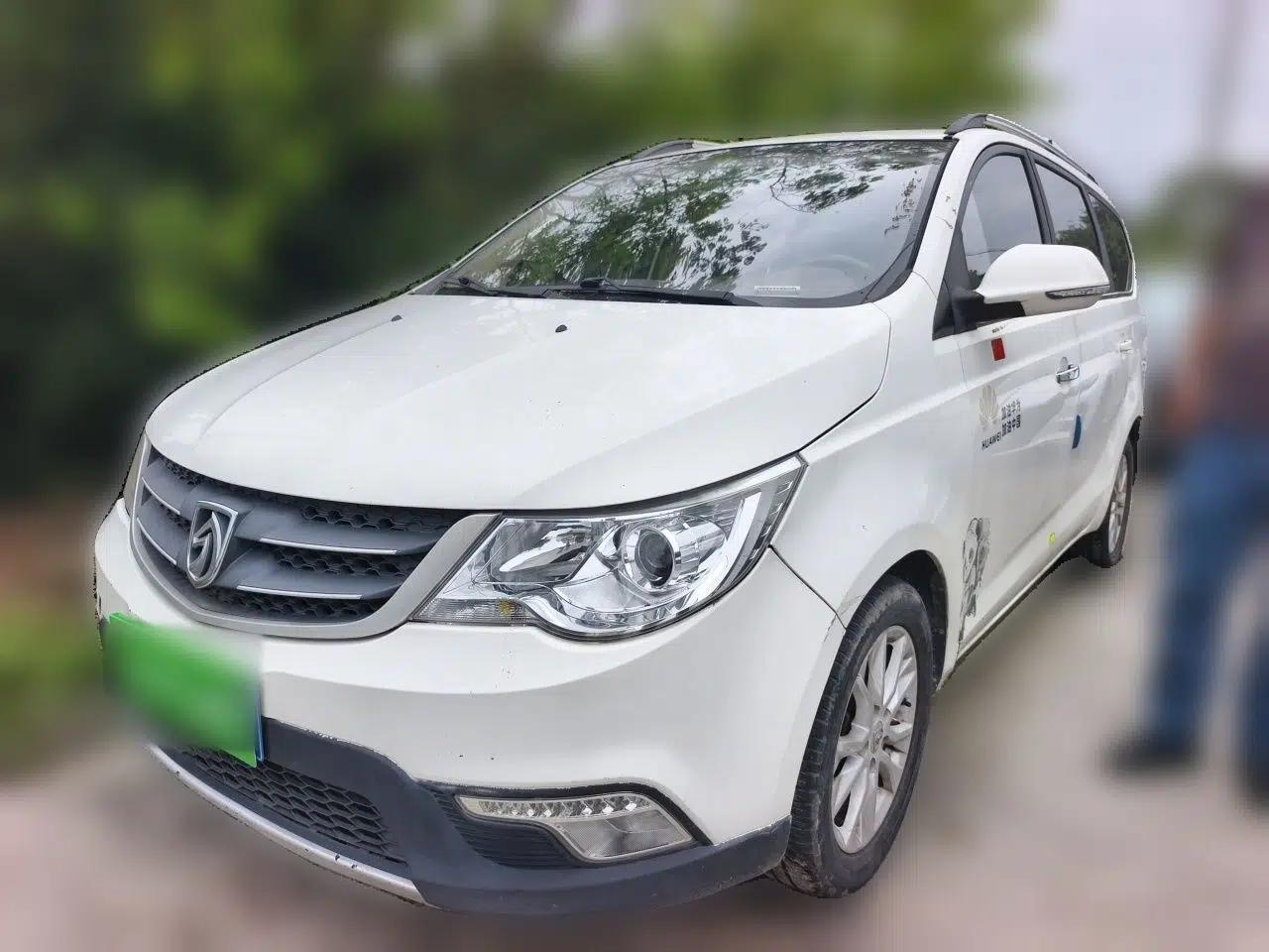 Baojun 730 2016 1.5L Manual Value Edition 7 Seats China V Emission Standard — миниатюра 1