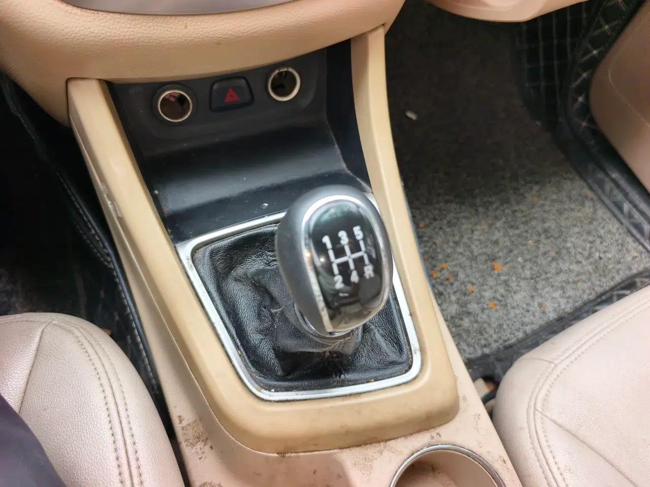 Baojun 730 2016 1.5L Manual Value Edition 7 Seats China V Emission Standard — миниатюра 14