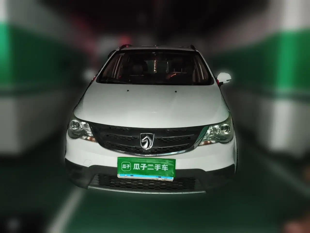 Baojun 730 2014 1.5L manual standard trim 7 seats — миниатюра 2