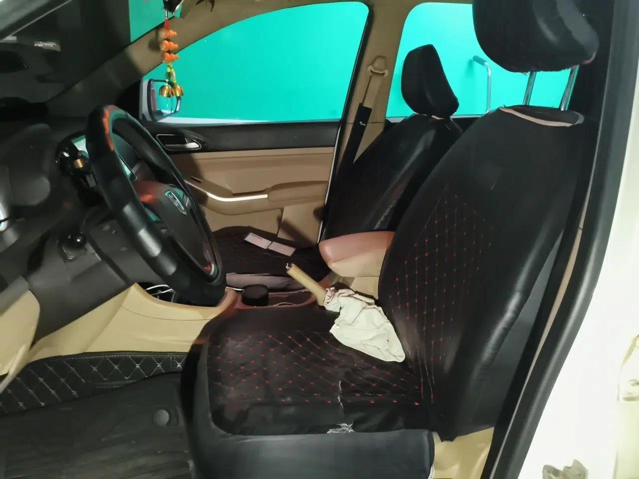 Baojun 730 2014 1.5L manual standard trim 7 seats — миниатюра 15