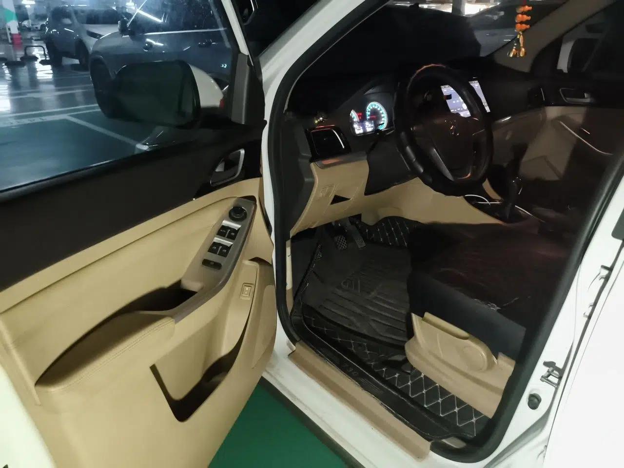 Baojun 730 2014 1.5L manual standard trim 7 seats — миниатюра 16