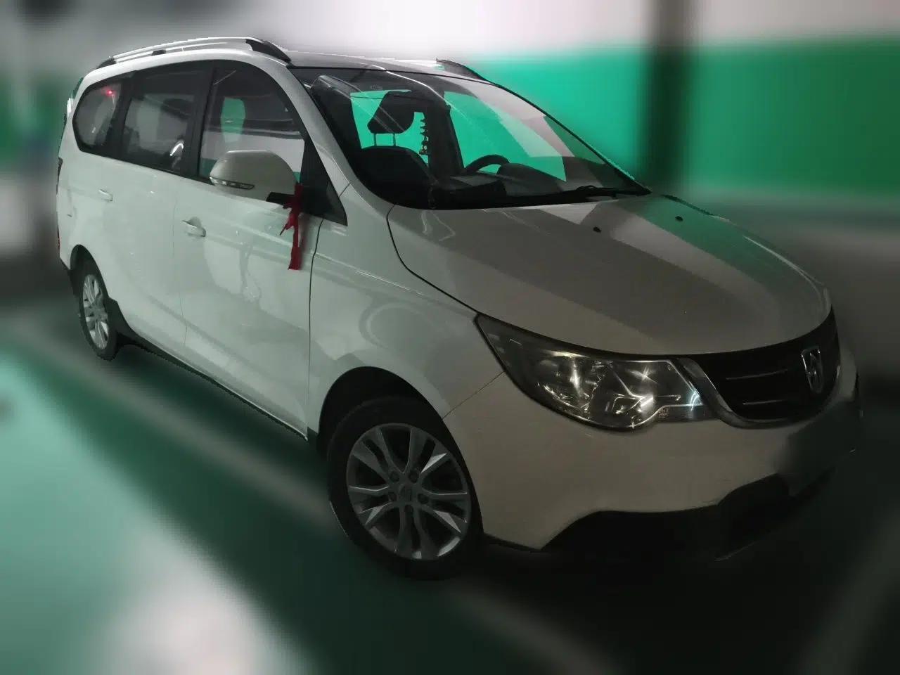 Baojun 730 2014 1.5L manual standard trim 7 seats — миниатюра 3