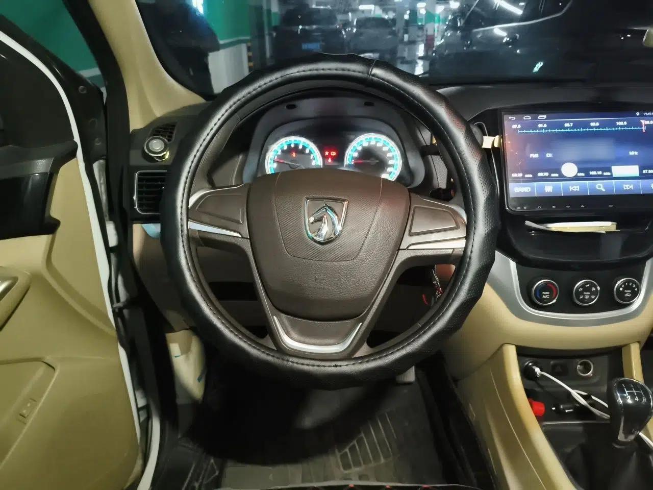 Baojun 730 2014 1.5L manual standard trim 7 seats — миниатюра 10