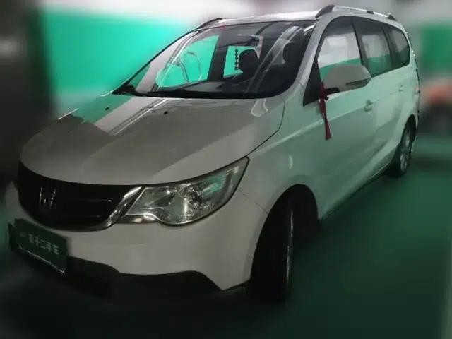 Baojun 730 2014 1.5L manual standard trim 7 seats