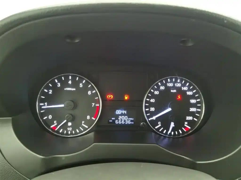 Refine M3 2016 IKEA Edition 1.6L Luxury Smart Model — миниатюра 16