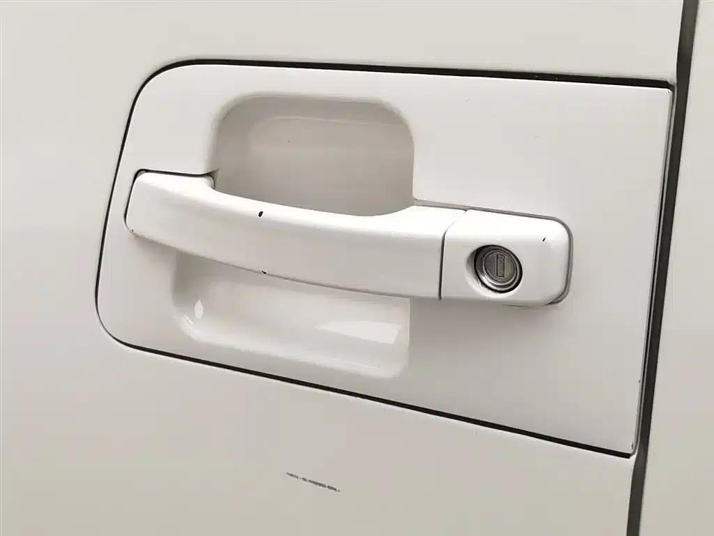 Refine M3 2016 IKEA Edition 1.6L Luxury Smart Model — миниатюра 7
