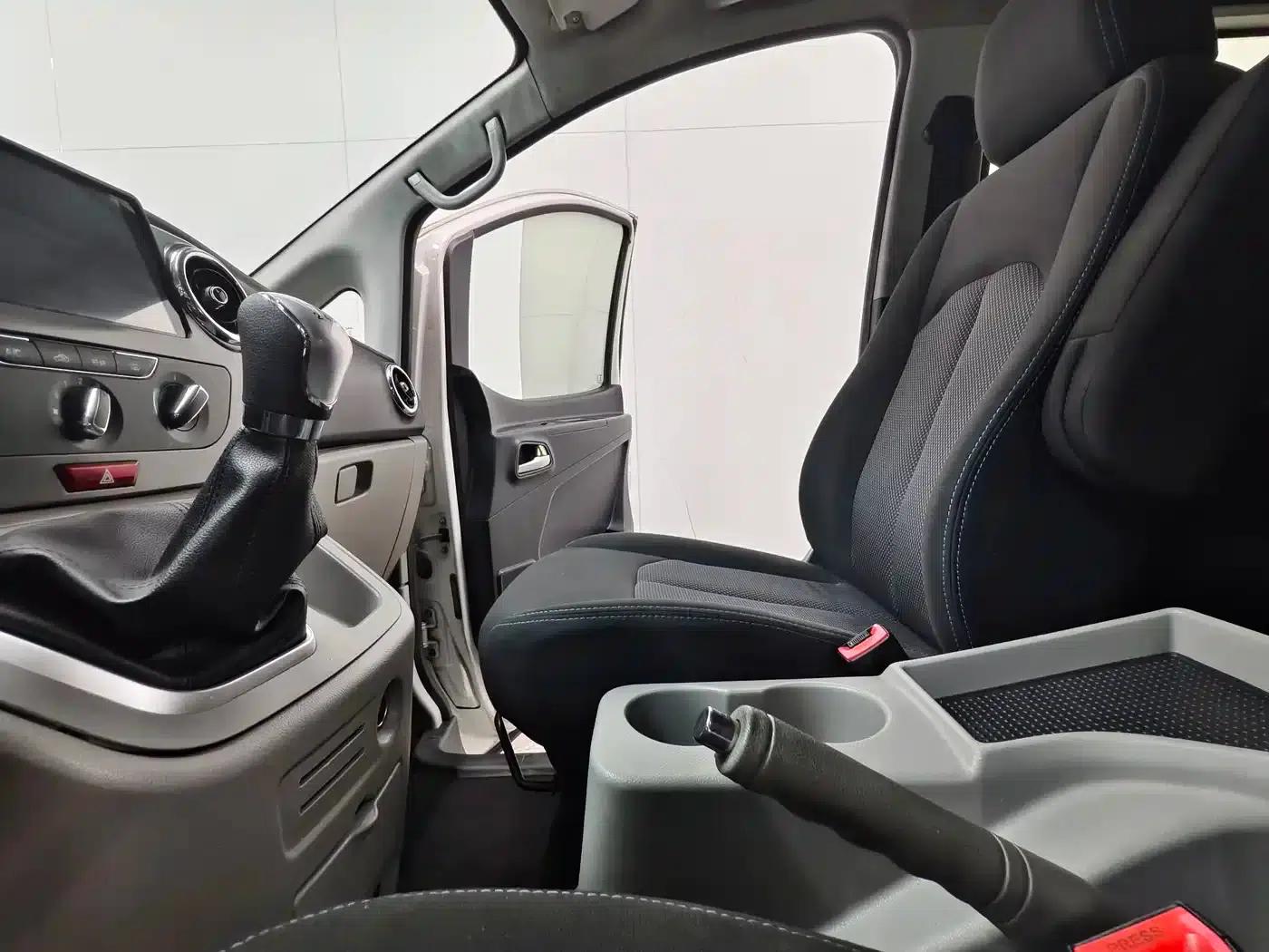 Refine M3 2015 Maker Edition 1.6L Luxury Smart Model — миниатюра 13