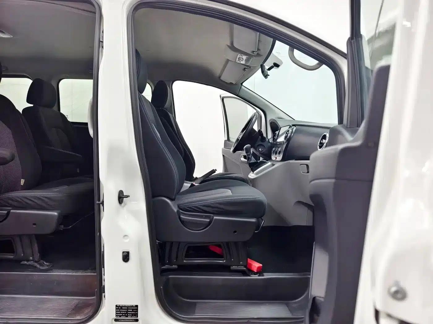 Refine M3 2015 Maker Edition 1.6L Luxury Smart Model — миниатюра 14