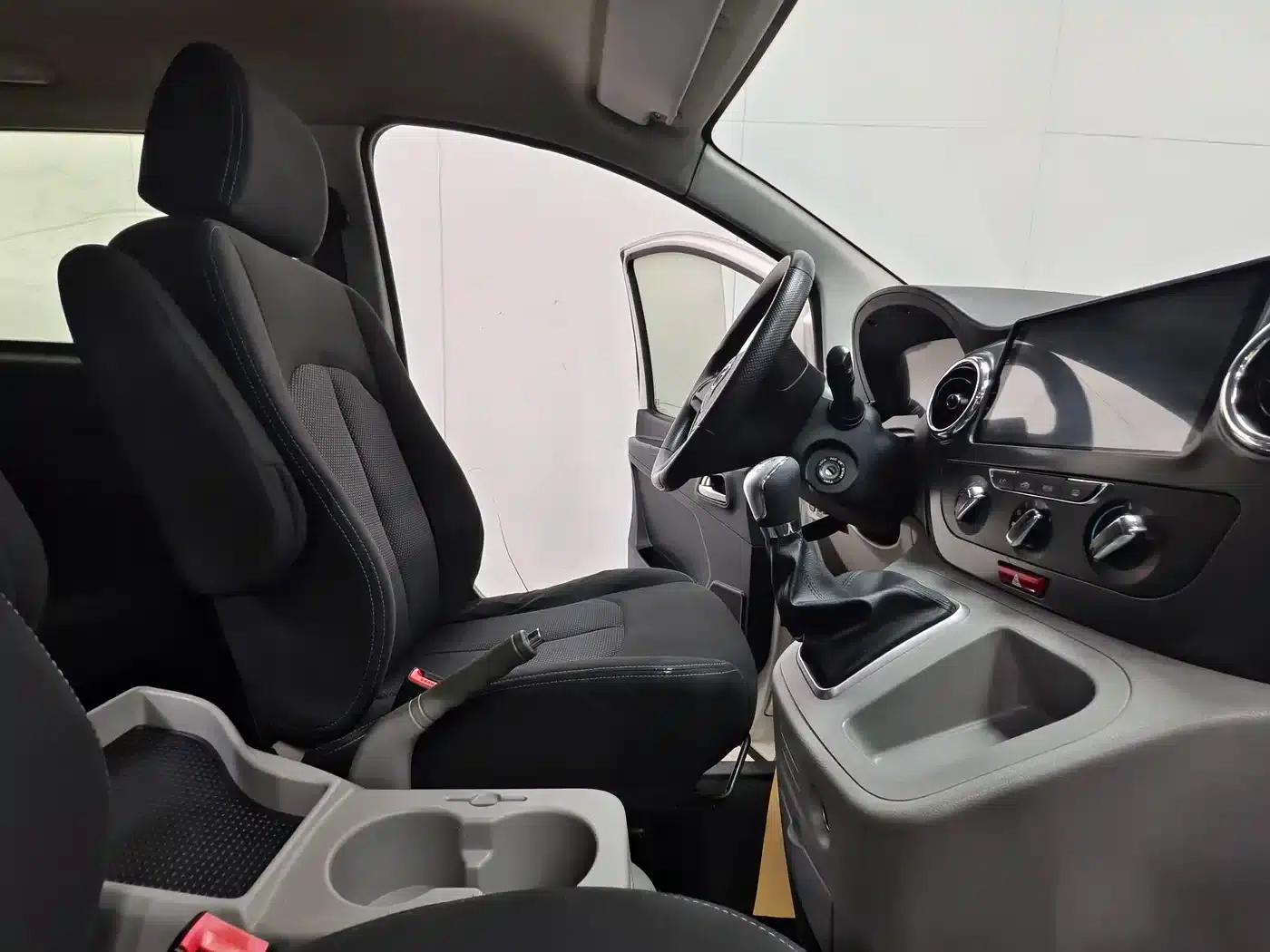 Refine M3 2015 Maker Edition 1.6L Luxury Smart Model — миниатюра 15