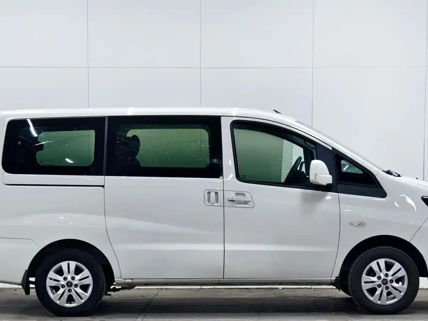 Refine M3 2015 Maker Edition 1.6L Luxury Smart Model — миниатюра 8