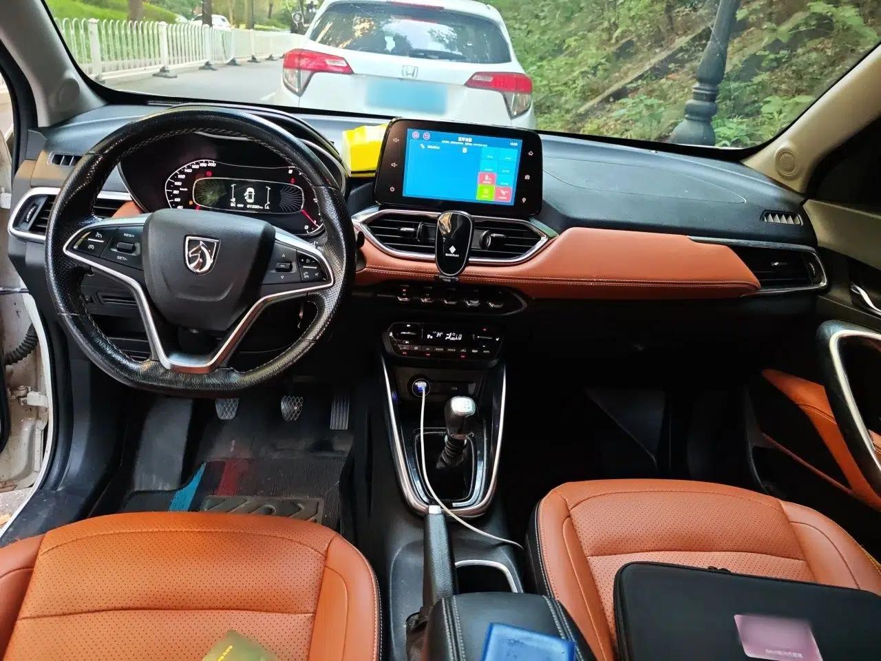 Baojun 510 2017 1.5L Manual Luxury Model — миниатюра 9