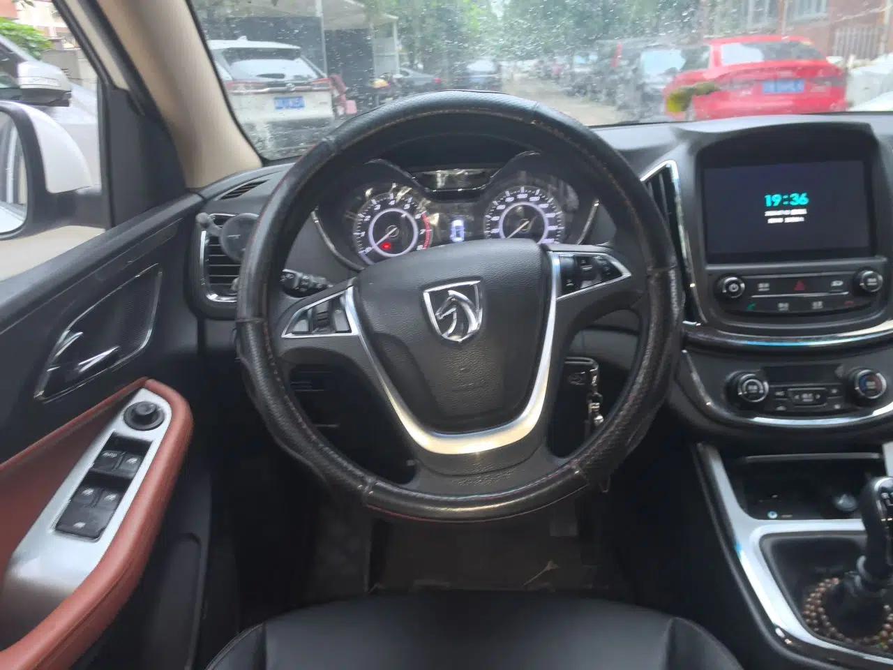 Baojun 560 2016 1.5T Manual Elite Edition — миниатюра 10
