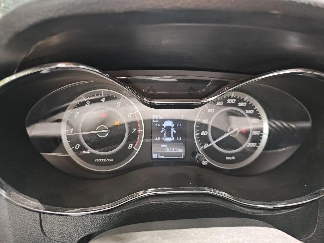 Baojun 560 2016 1.8L Manual Luxury Edition — миниатюра 11