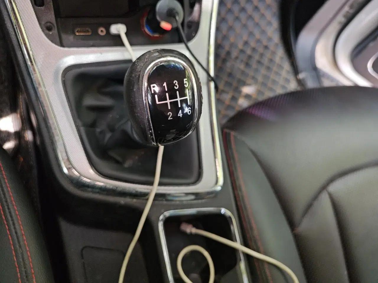 Baojun 560 2016 1.8L Manual Luxury Edition — миниатюра 14