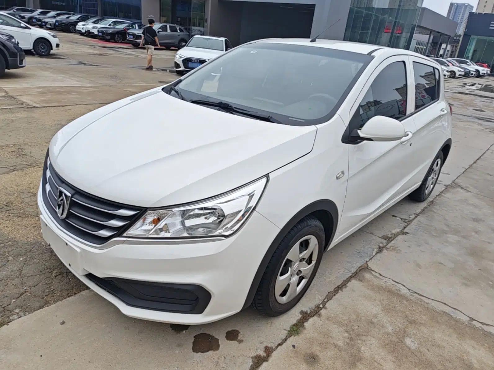 Baojun 310 2020 1.2L Manual Comfort Edition — миниатюра 1