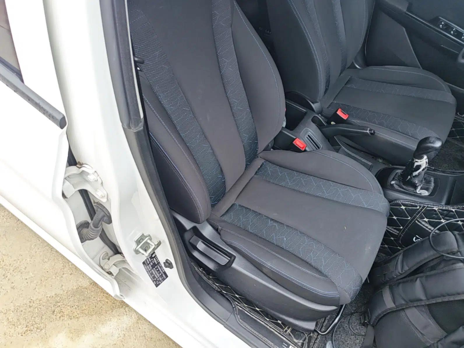Baojun 310 2020 1.2L Manual Comfort Edition — миниатюра 19