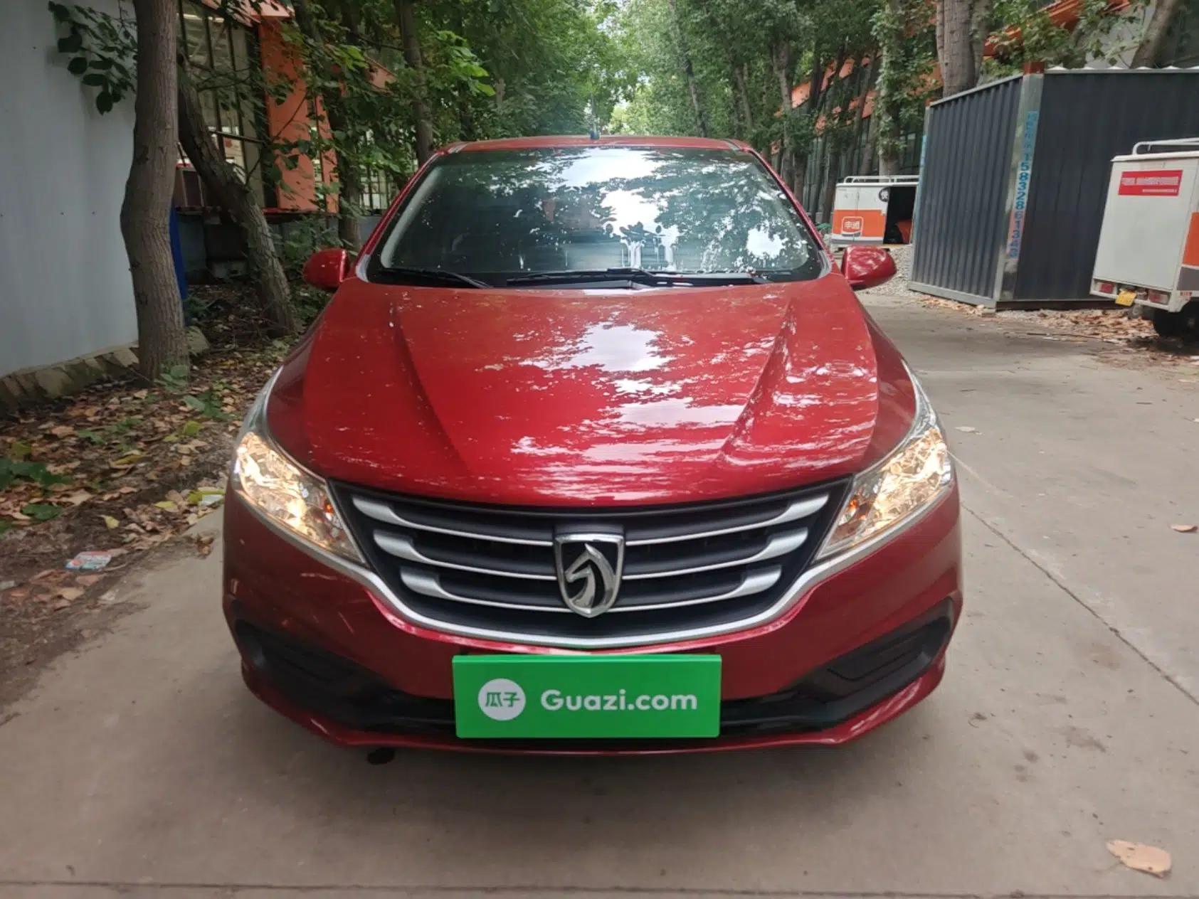 Baojun 310 2016 1.2L manual Comfort trim level — миниатюра 2