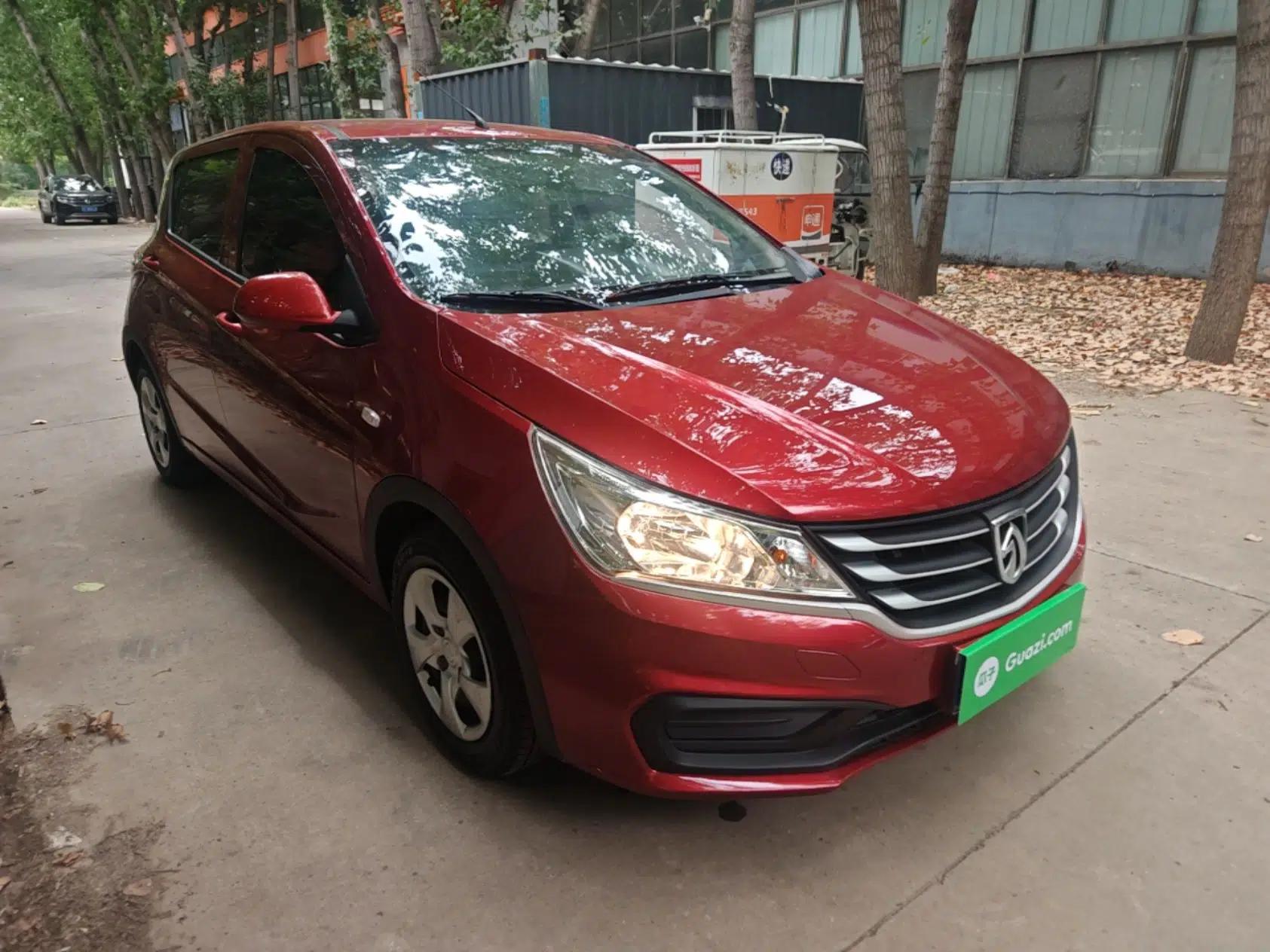 Baojun 310 2016 1.2L manual Comfort trim level — миниатюра 3
