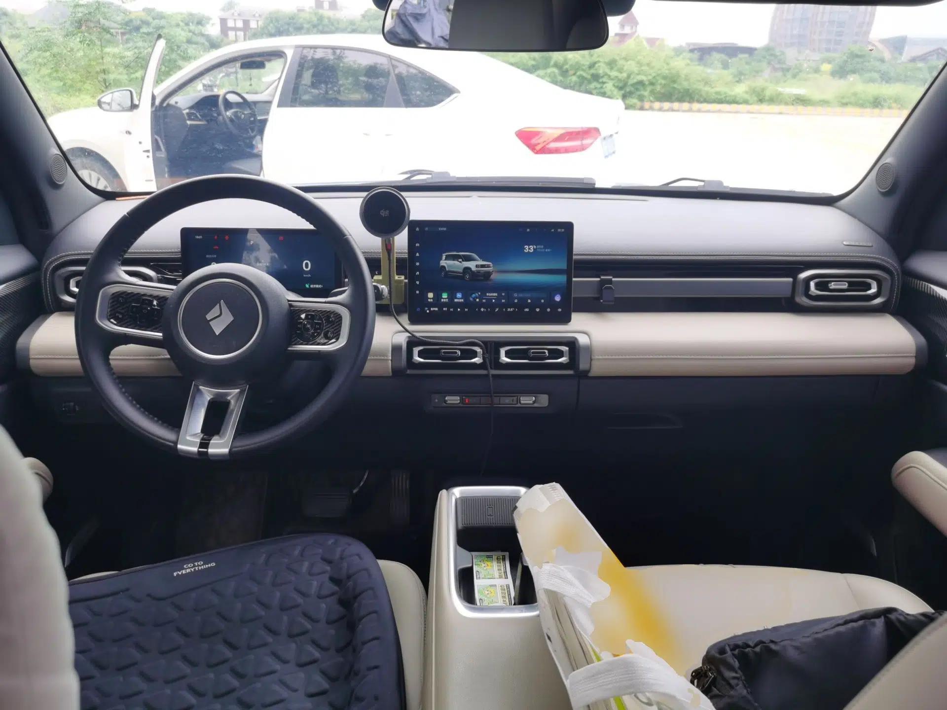 Baojun Spark EUV 2024 Prestige Edition 4 Seats — миниатюра 9