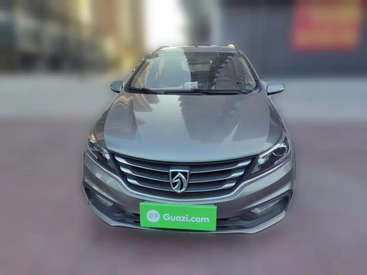 Baojun 310W 2017 1.5L Manual Fashion Model China V — миниатюра 2