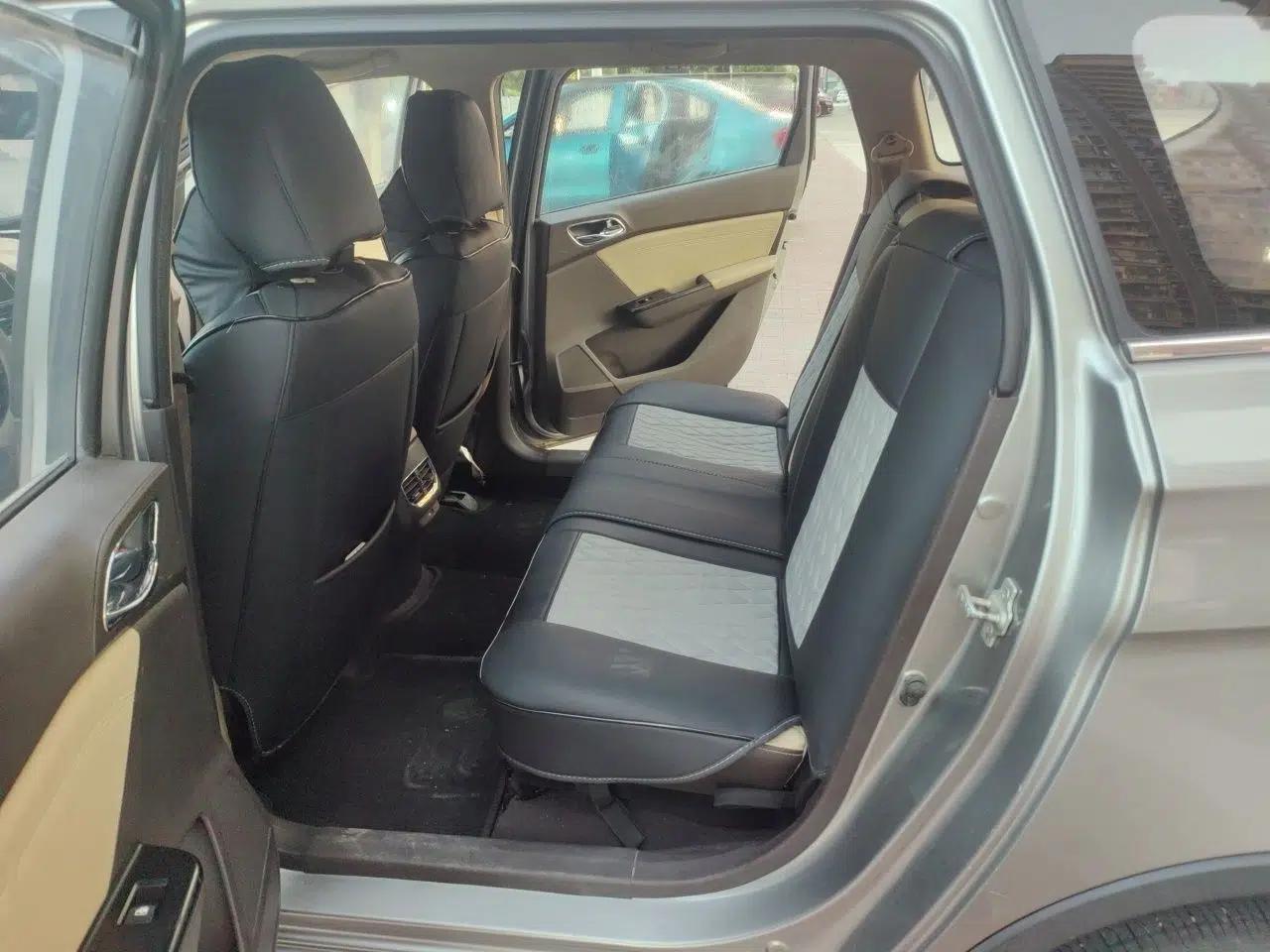 Baojun 310W 2017 1.5L Manual Fashion Model China V — миниатюра 17