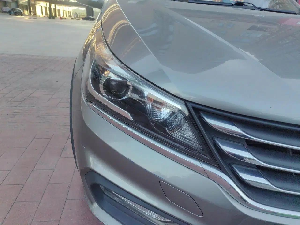 Baojun 310W 2017 1.5L Manual Fashion Model China V — миниатюра 7
